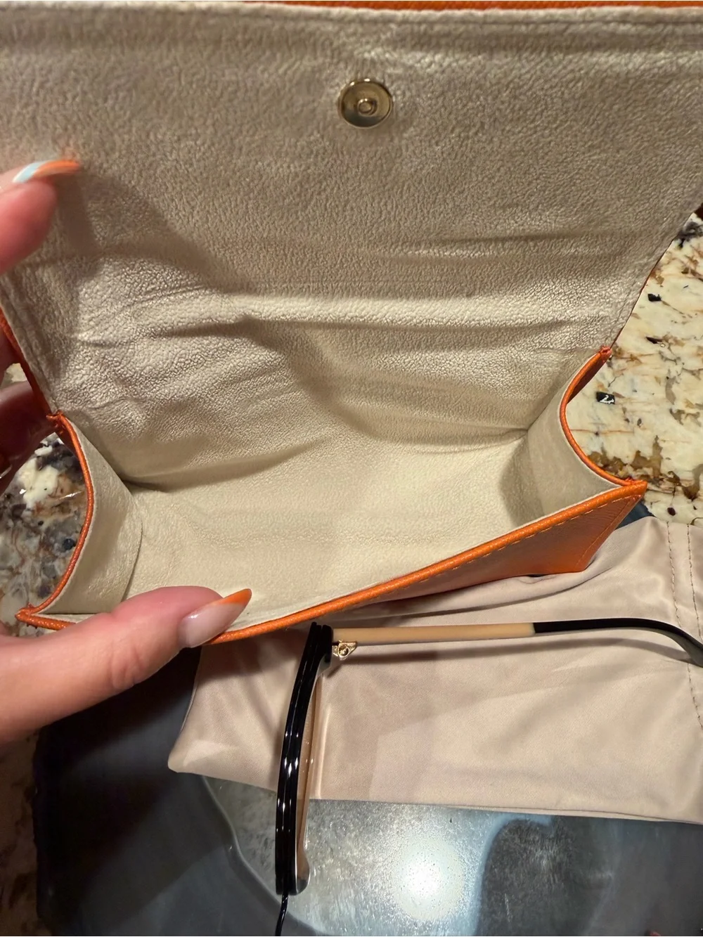 Tory Burch Two-Tone Black & Beige Round Sunglasses with Orange Case NWOT